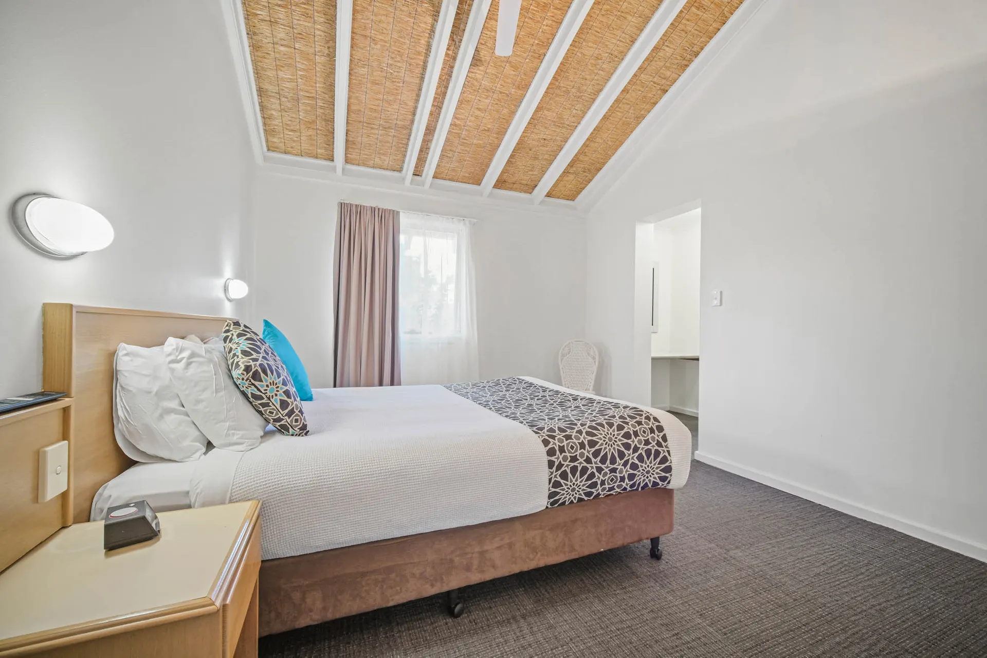 Shores Beach & Lakeside Villas